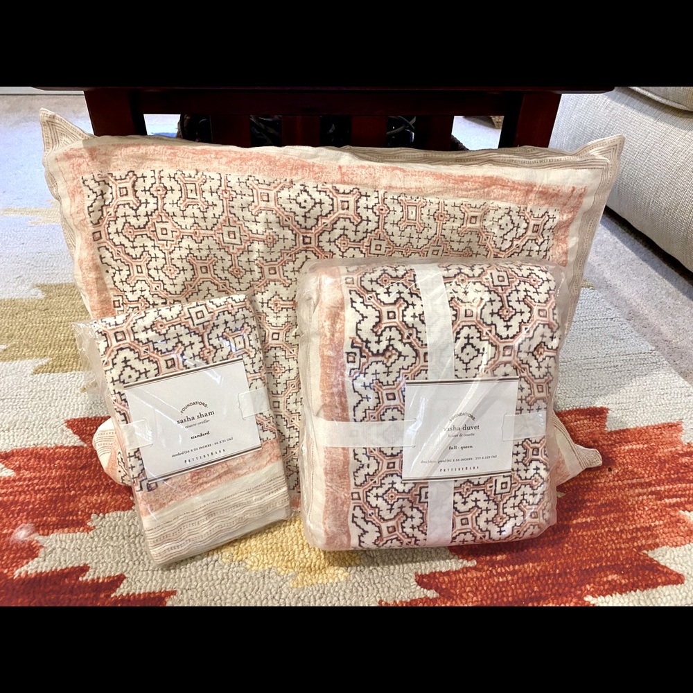 Brand New Pottery Barn “Sasha” Linen Duvet Set size Full/Queen